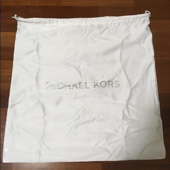 Michael Kors Purse Duster 18x18 - Picture 4 of 5